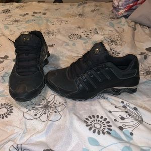 Black on black nike shox